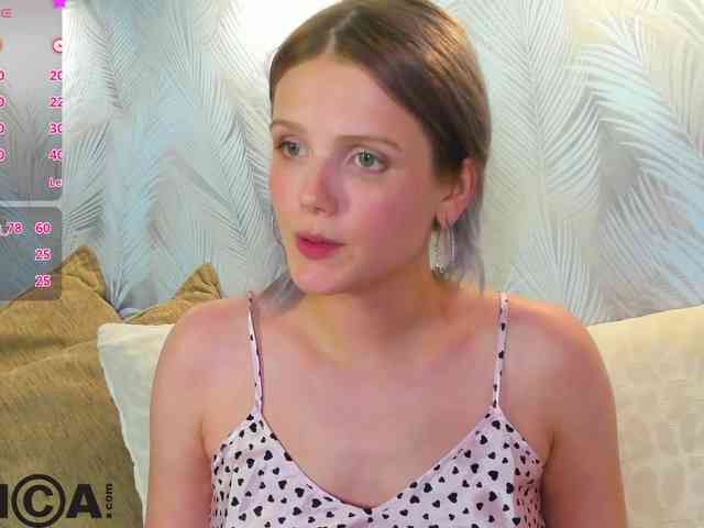 Alisa-Allison webcam