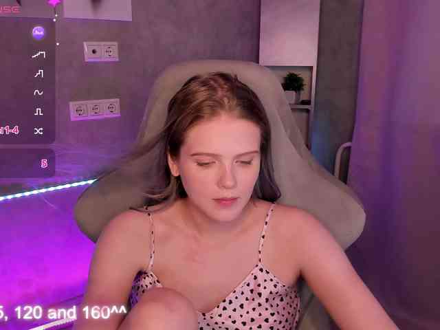 Alisa-Allison webcam