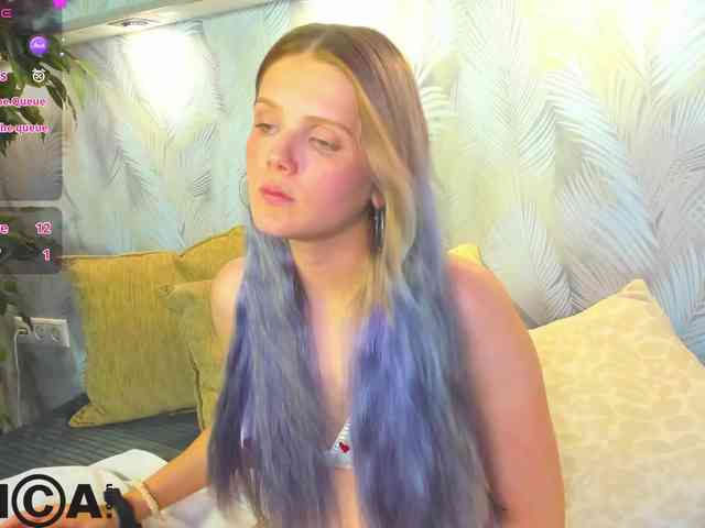 Alisa-Allison webcam