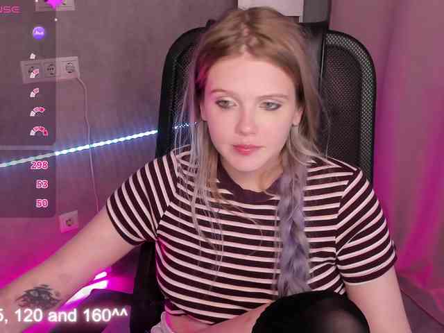 Alisa-Allison webcam