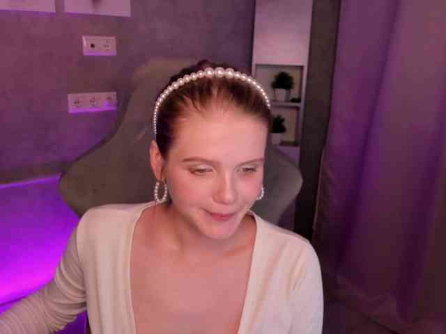Alisa-Allison webcam