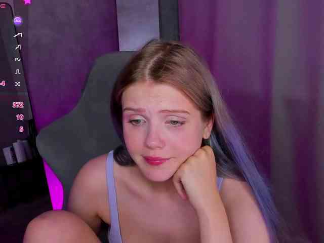 Alisa-Allison webcam