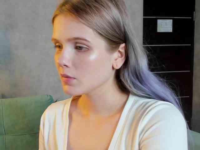 Alisa-Allison webcam