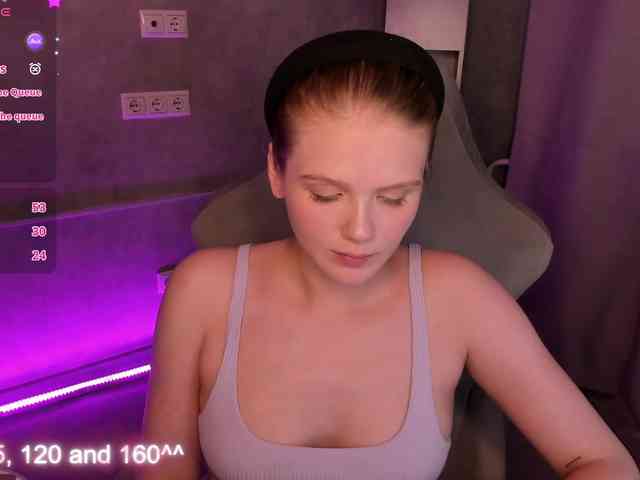 Alisa-Allison webcam