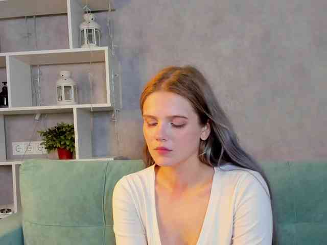 Alisa-Allison webcam