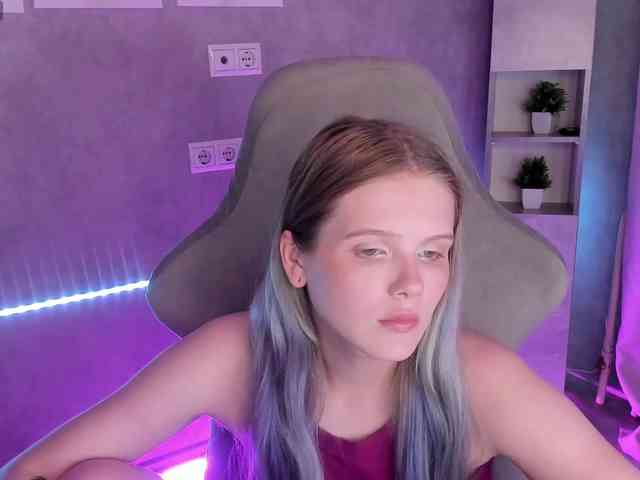 Alisa-Allison webcam