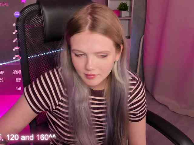 Alisa-Allison webcam