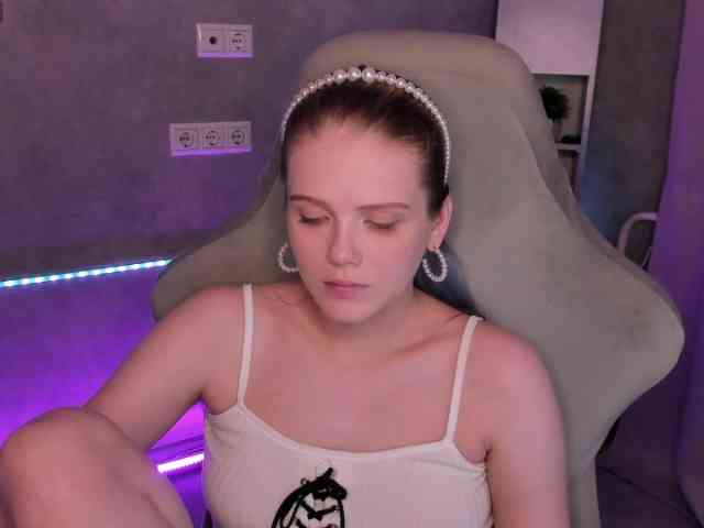 Alisa-Allison webcam