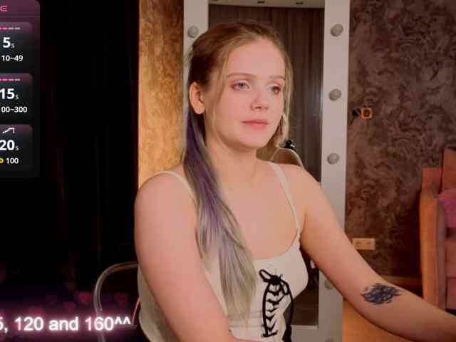 Alisa-Allison webcam