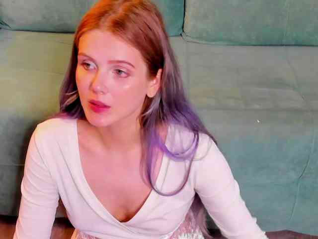 Alisa-Allison webcam