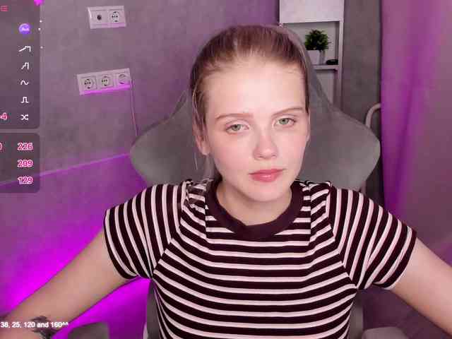 Alisa-Allison webcam