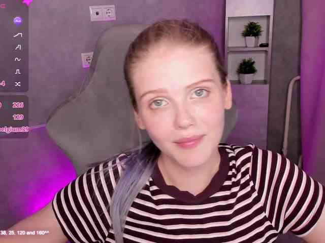alisa-allison's live room
