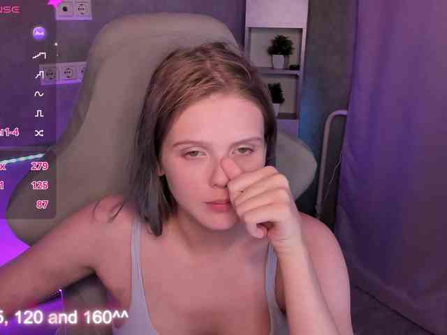 Alisa-Allison webcam