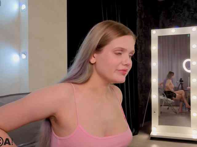 Alisa-Allison webcam