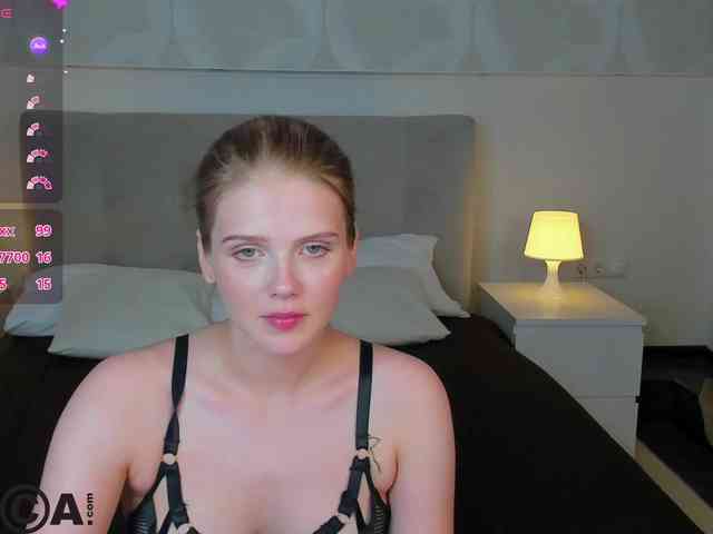 Alisa-Allison webcam