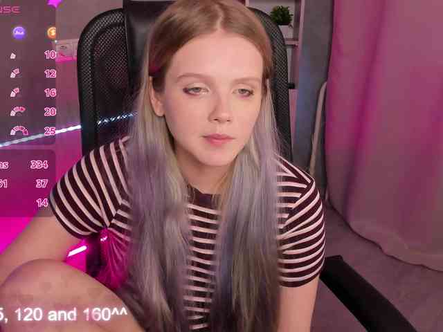 Alisa-Allison webcam