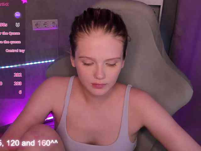 Alisa-Allison webcam