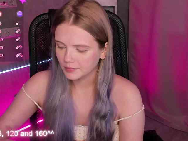 Alisa-Allison webcam