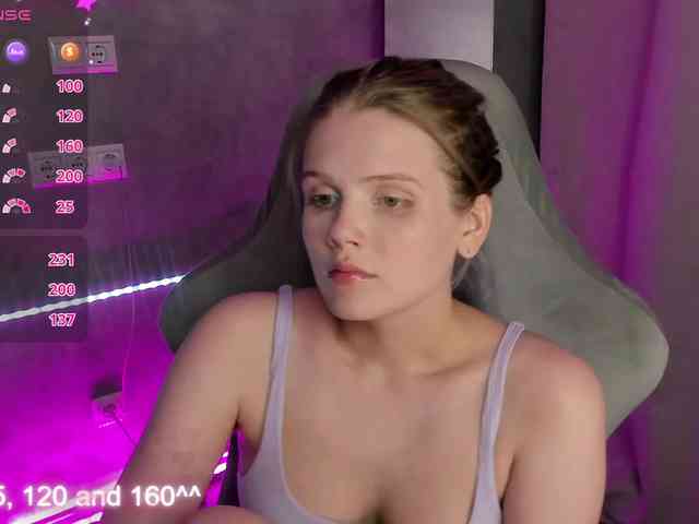 Alisa-Allison webcam