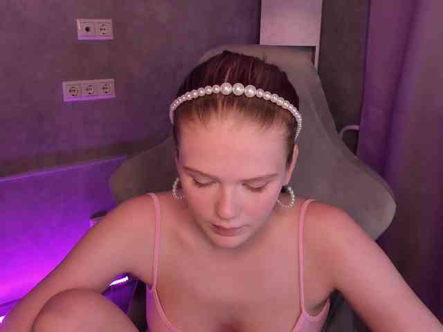 Alisa-Allison webcam