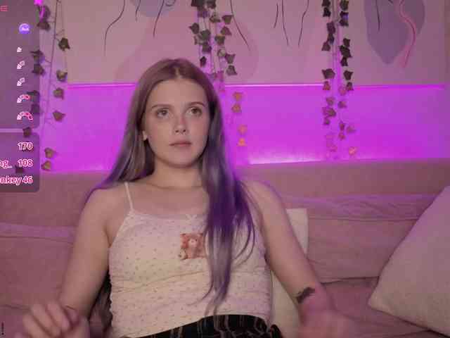 Alisa-Allison webcam