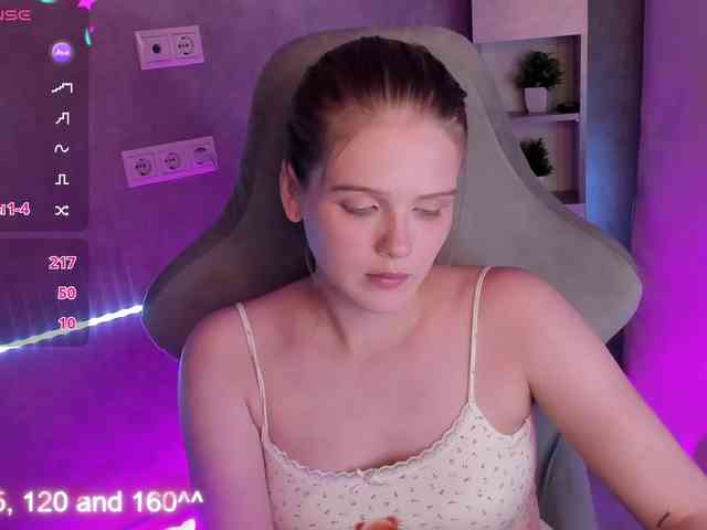 Alisa-Allison webcam