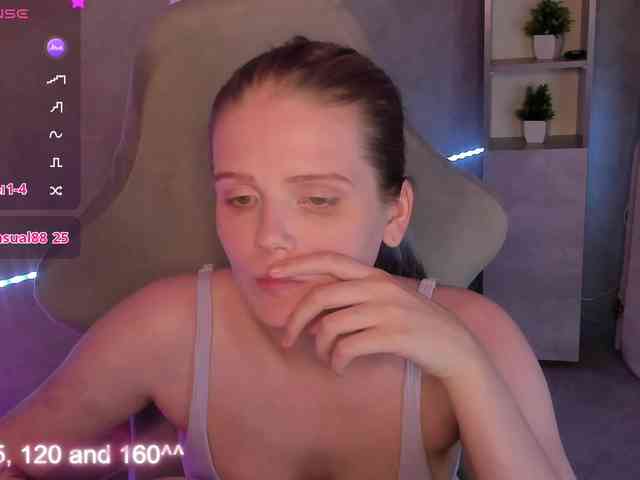 Alisa-Allison webcam