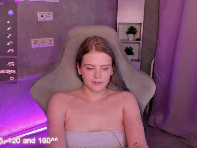 Alisa-Allison webcam