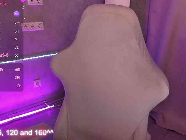 Alisa-Allison webcam