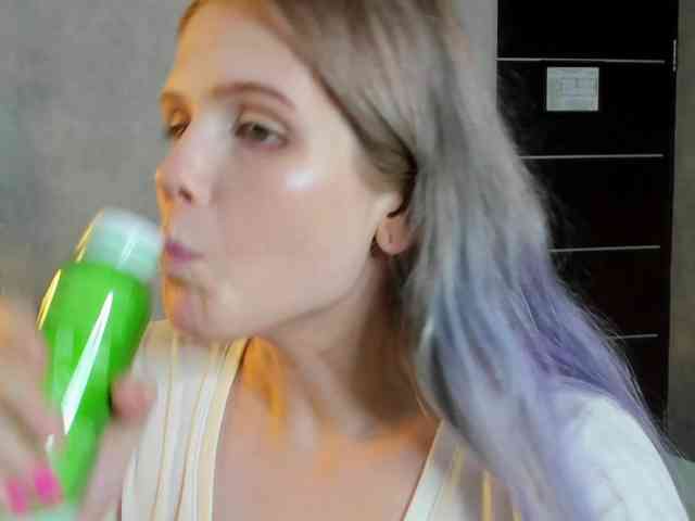 Alisa-Allison webcam