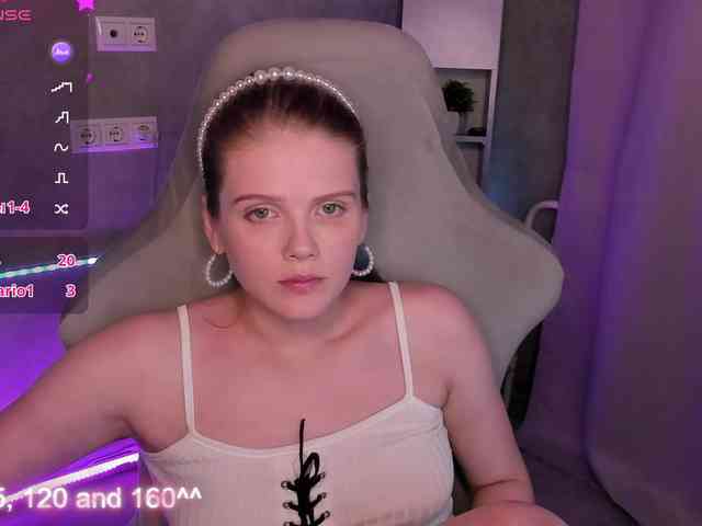 Alisa-Allison webcam