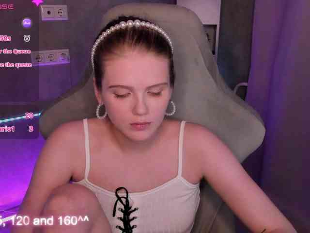 Alisa-Allison webcam