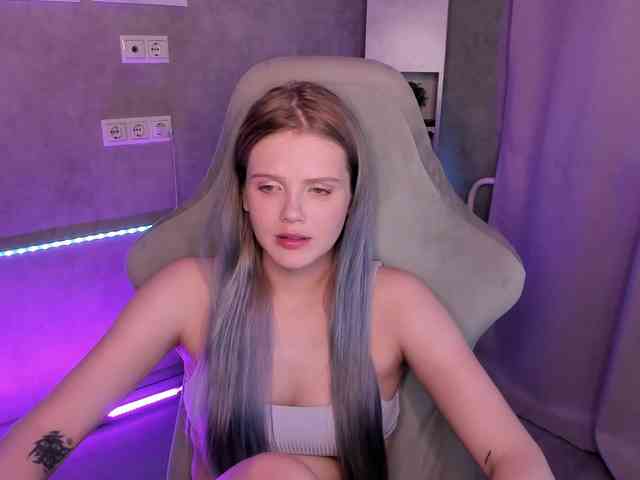 Alisa-Allison webcam