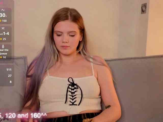 Alisa-Allison webcam