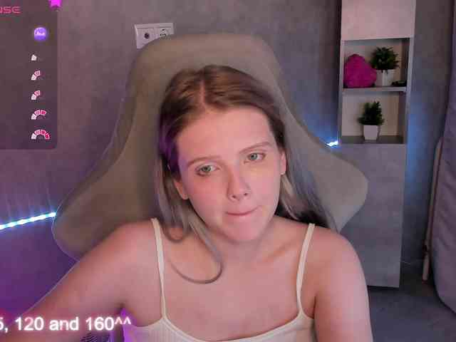 Alisa-Allison webcam