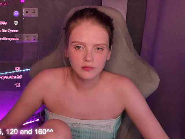 Alisa-Allison webcam