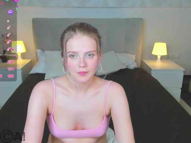 Alisa-Allison webcam