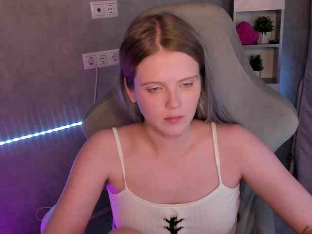 Alisa-Allison webcam