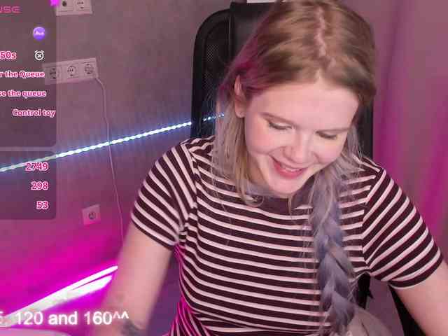 Alisa-Allison webcam