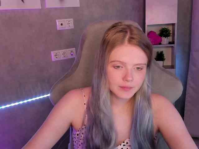 Alisa-Allison webcam