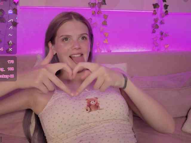 Alisa-Allison webcam