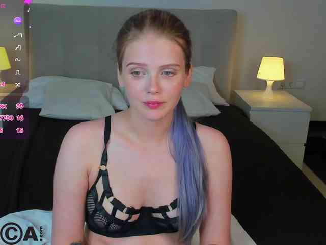 Alisa-Allison webcam