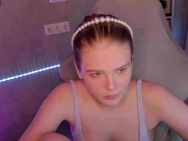 Alisa-Allison webcam