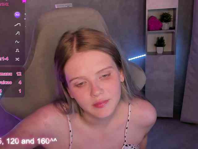 Alisa-Allison webcam