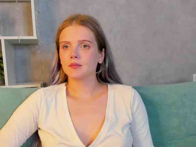 Alisa-Allison webcam