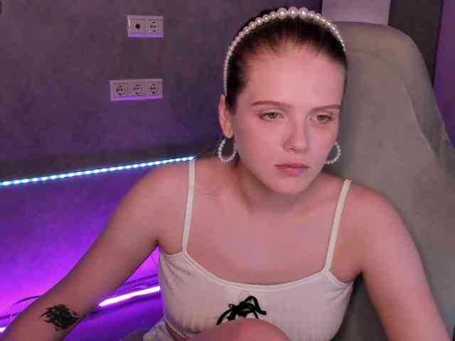 Alisa-Allison webcam