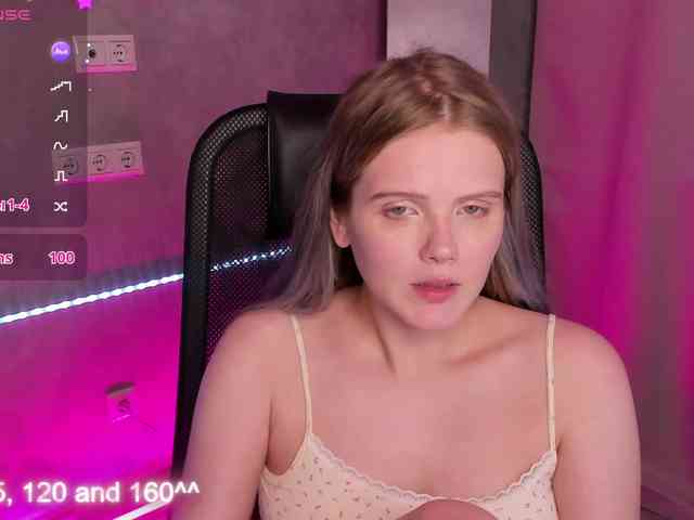 Alisa-Allison webcam