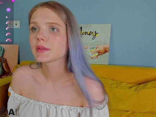 Alisa-Allison webcam