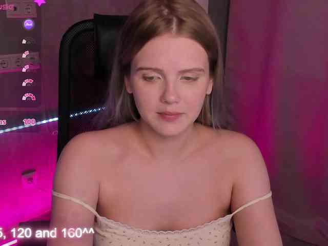 Alisa-Allison webcam