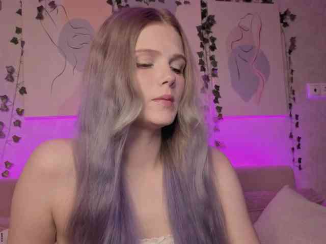 Alisa-Allison webcam